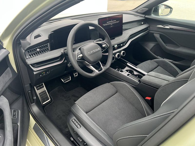 Škoda Superb (2026) Sportline 7DSG 2,0TDI - fotka 5 z 22