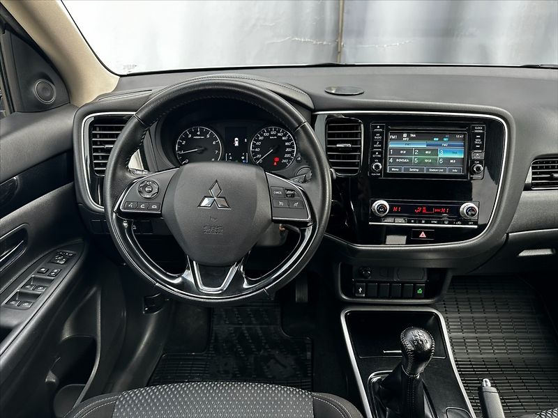 Mitsubishi Outlander 2,0 MIVEC, CZ, 1.majitel, DPH! - fotka 16 z 38