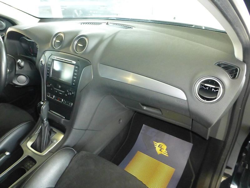 Ford Mondeo (2012) 2,0TDCI-120KW****ALU**TAŽNÉ - fotka 21 z 28