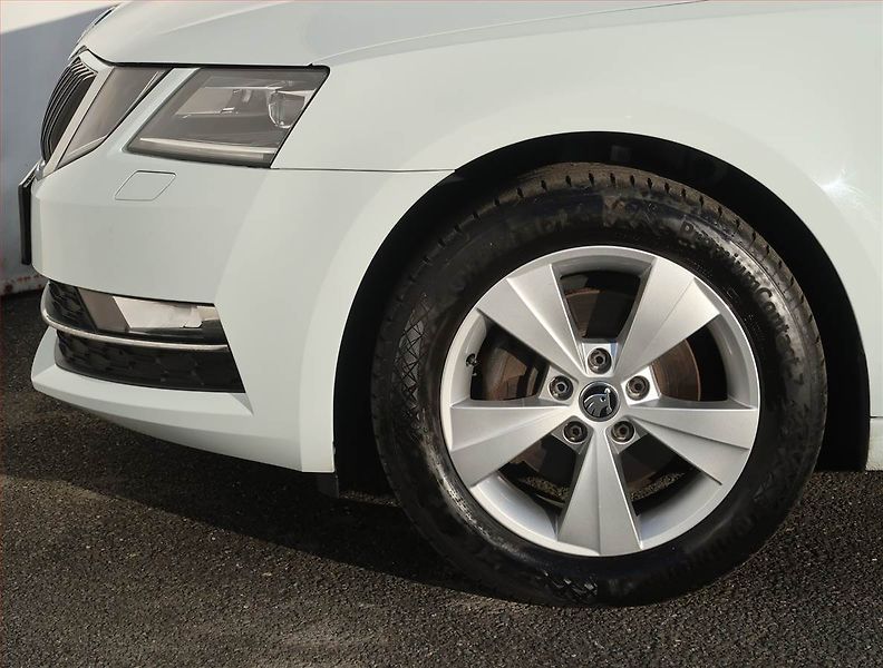 Škoda Octavia (2018) Style 1.4 TSI, Tempomat - fotka 14 z 21
