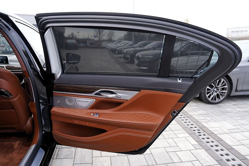 BMW Ostatní M760Li xDrive/6.6i/V12/590PS - fotka 17 z 47