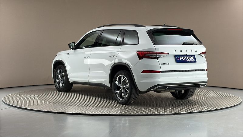 Škoda Kodiaq 2.0 TDI DSG 4x4 Sportline - fotka 2 z 29
