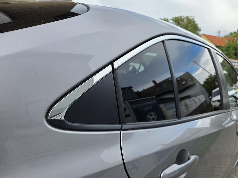 Toyota Corolla 1.6-NÍZKÉ KM-PRAVIDELNÝ SERVIS - fotka 15 z 26