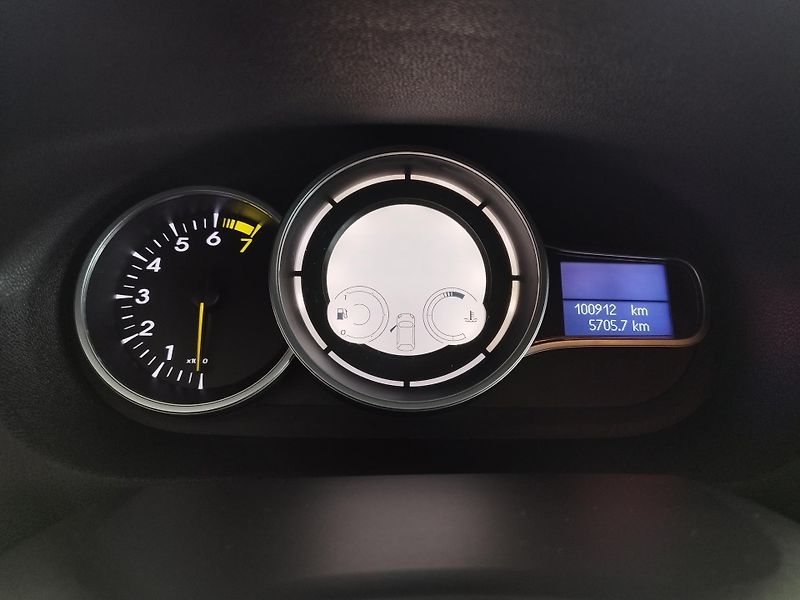 Renault Mégane (2015) 1,6i 81KW klima najeto 99000 - fotka 18 z 29