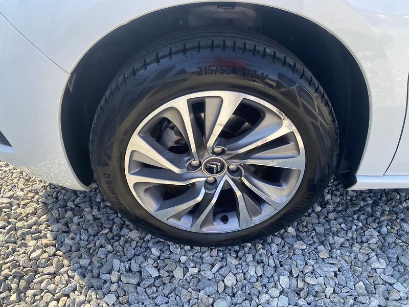 Citroën DS4 1.6i 16V 120PS EXCLUSIVE TOP!! - fotka 20 z 160