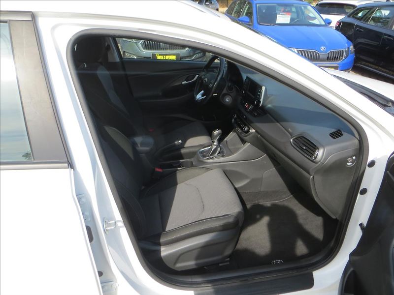 Hyundai i30 1,6 CRDi 85kW Komfort ČR DPH - fotka 10 z 23
