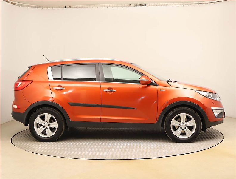 Kia Sportage (2012) 2.0 CRDi, 4X4, Xenony - fotka 6 z 18