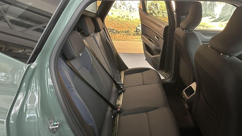 Dacia Duster (2026) Journey Hybrid-G 150 4x4 - fotka 16 z 30