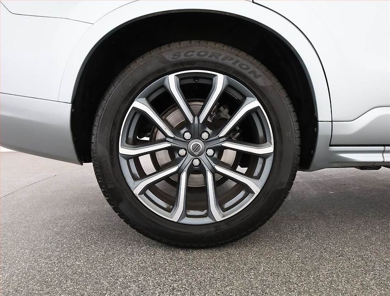 Volvo XC90 (2018) D5 AWD - fotka 21 z 21