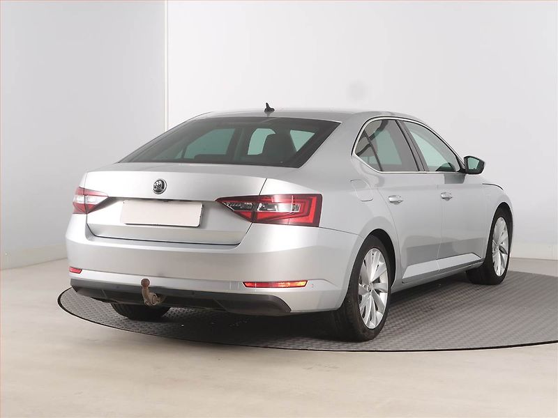 Škoda Superb (2016) Laurin&Klement 2.0 TDI - fotka 5 z 21
