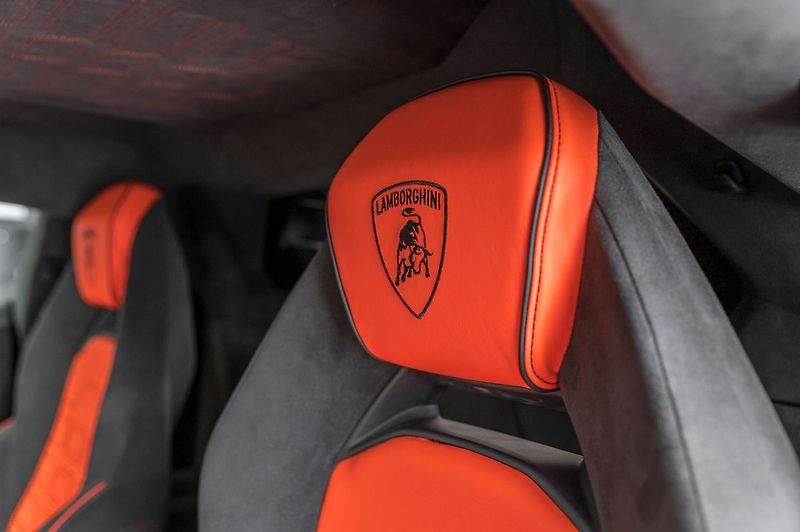 Lamborghini Revuelto - fotka 17 z 27