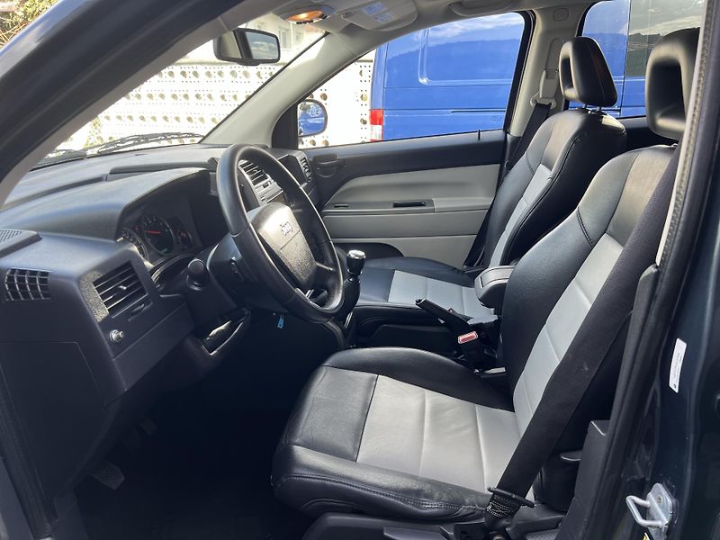 Jeep Compass 2.0CRD LIMITED 4x4 KŮŽE NAVI - fotka 9 z 44