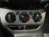 Ford Focus (2013) 1.6 TDi, AC, temp, tažné - náhled 17