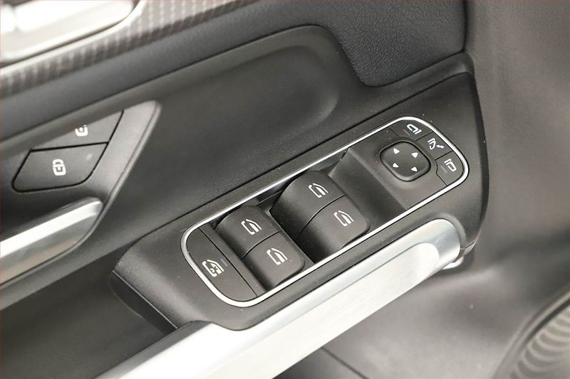 Mercedes-Benz EQB (2022) 250, SoH 94% - fotka 9 z 21
