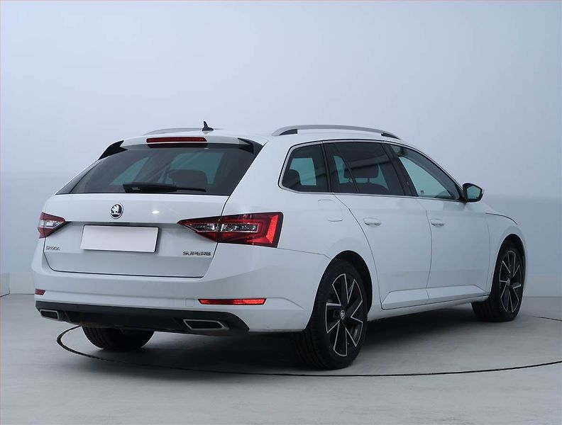 Škoda Superb (2017) Style 2.0 TDI, Automat - fotka 5 z 22