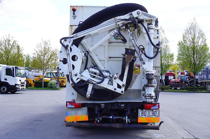 MAN TGA (2008) 35.440 8×4 / vacuum excavator - fotka 7 z 21