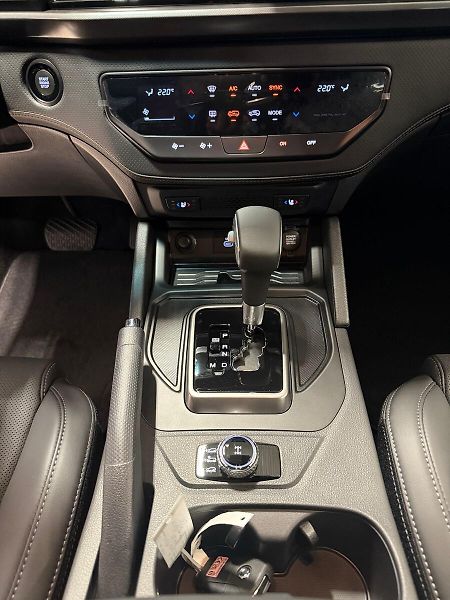 Ostatní Premium 2,2 E-XDI - fotka 14 z 15