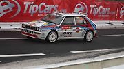 Lancia Delta HF Integrale stále i ve společnosti moderních aut vypadá skvěle