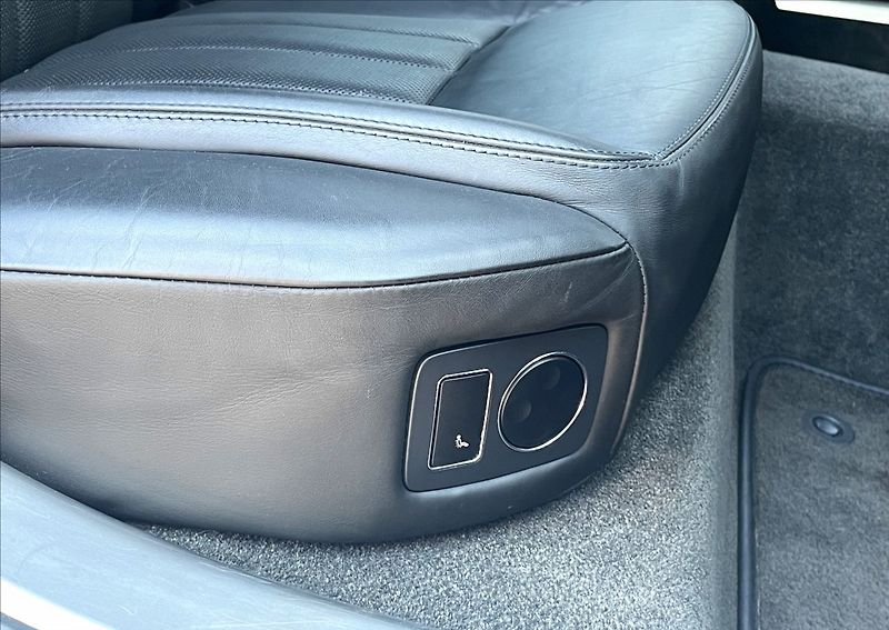 Bentley Continental Flying Spur 6,0 L,412kW,W12,DOHC 48V,Twin- - fotka 29 z 30