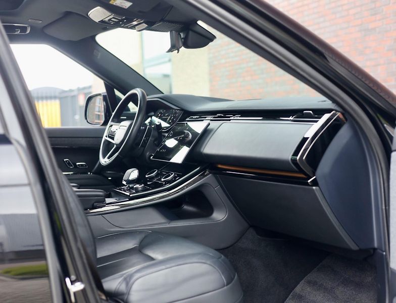Land Rover Range Rover Sport (2022) 3.0 V6 ehybrid - fotka 22 z 45