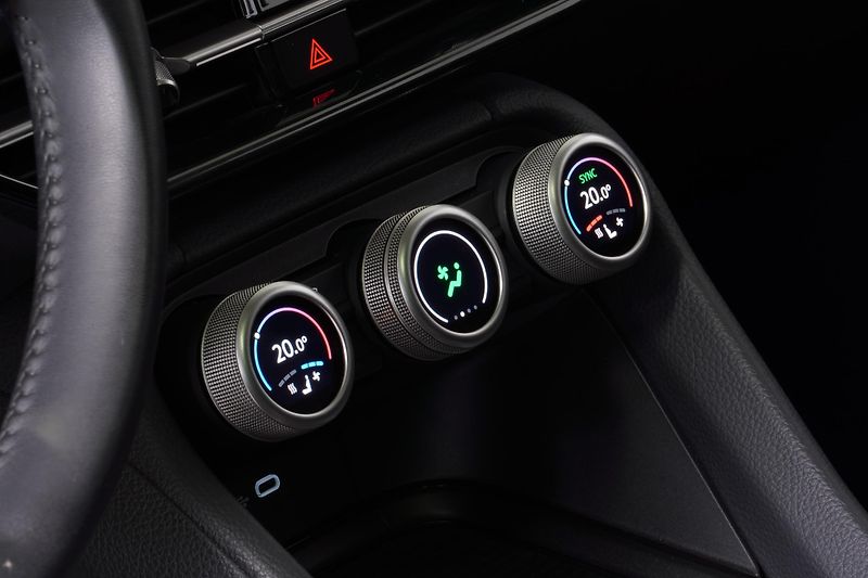 Škoda Kodiaq 2.0TDI Excl.Sel.ČR,1MAJ,7 míst - fotka 18 z 43