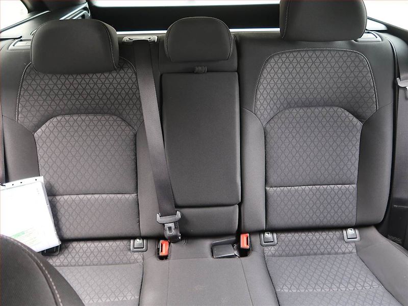 Kia Ceed (2021) Gold 1.6 CRDi MHEV, Serv.kniha - fotka 10 z 17