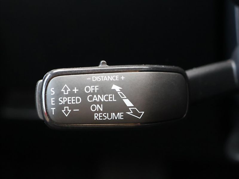 Škoda Superb 2,0 TDI DSG Sportline LED DPH - fotka 21 z 39
