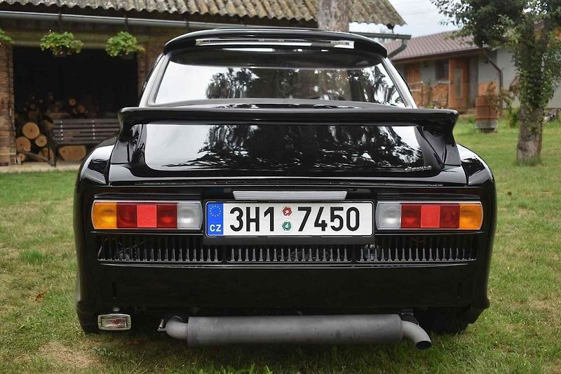 Škoda 110 R ve stylu Porsche je pozoruhodný automobil.