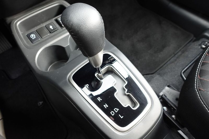 Mitsubishi Space Star ZLEVNĚNO 1,2i 52kW A/T - fotka 18 z 26