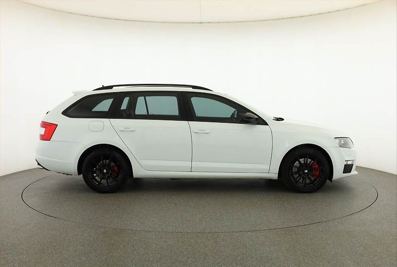 Škoda Octavia (2015) RS 2.0 TSI, Automat, ČR,1.maj - fotka 6 z 18