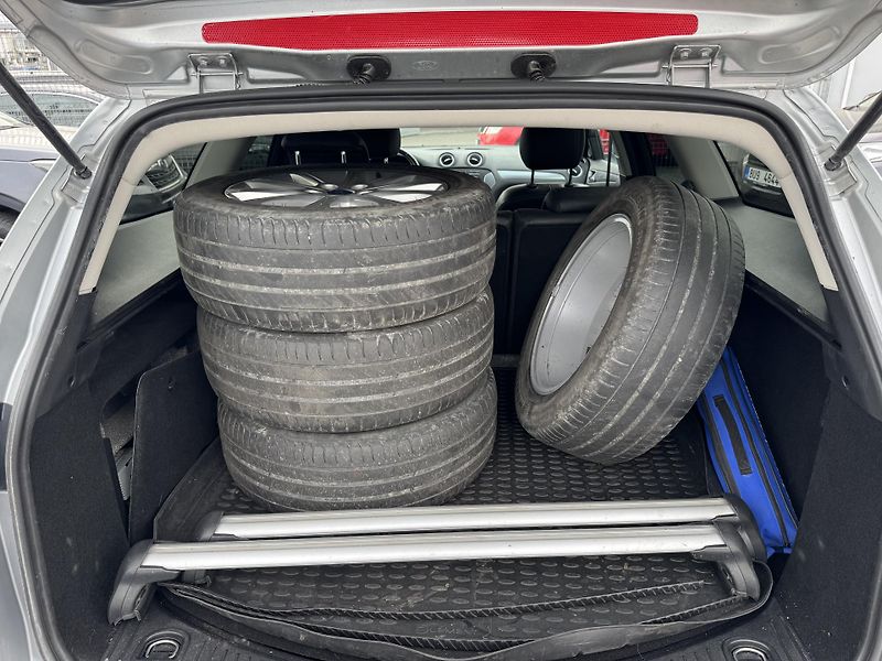 Ford Mondeo 1,6EcoBoost Titanium Plus, ČR - fotka 14 z 23