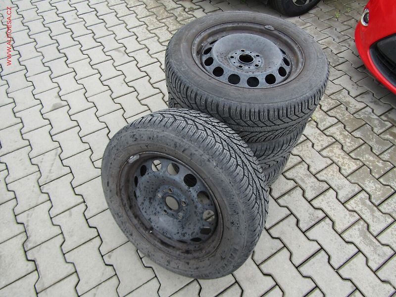 Volkswagen T-Roc (2020) 1.0 TSi, ČR, Style - fotka 18 z 19