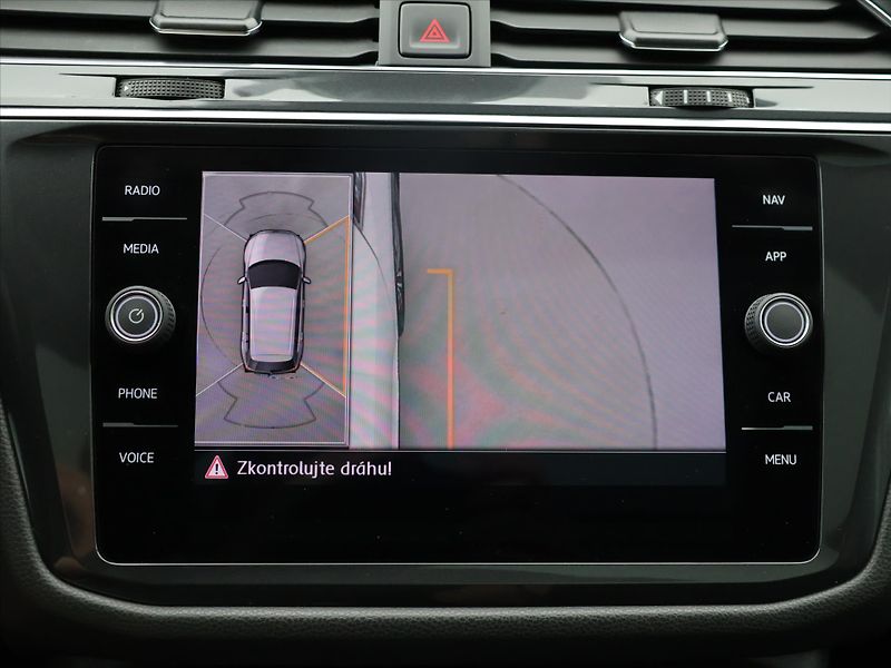 Volkswagen Tiguan Allspace 2,0 TSI 162kW DSG 4M LED 1.Maj - fotka 20 z 33