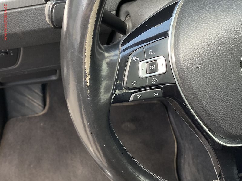 Volkswagen Passat (2015) 2.0TDi, ČR, AC, kamera - fotka 14 z 18