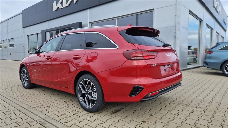 Kia Ceed 1,5 SW T-GDi  TOP + BUS - fotka 4 z 4