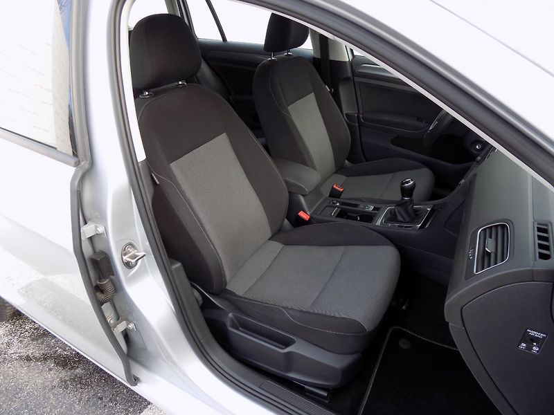 Volkswagen Golf (2016) 1.6TDI/1.Majitel/Klimatizace/ - fotka 18 z 44