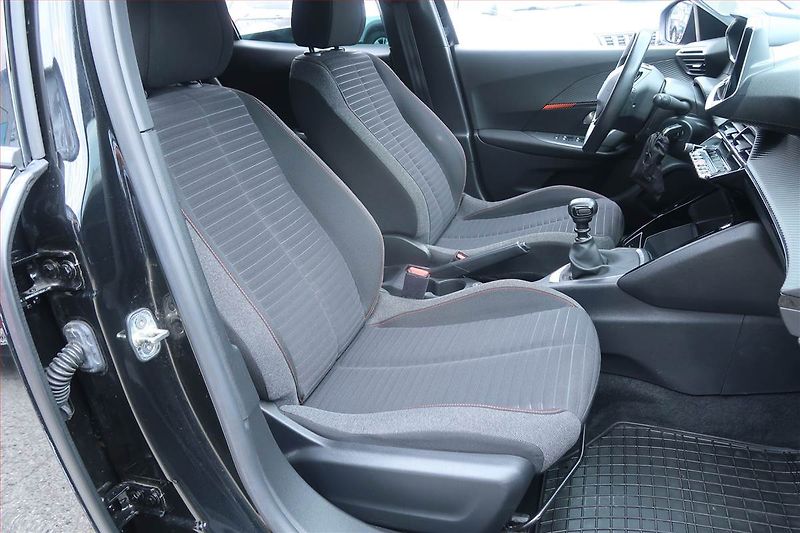 Peugeot 2008 (2020) 1.2 PureTech, Serv.kniha - fotka 9 z 20