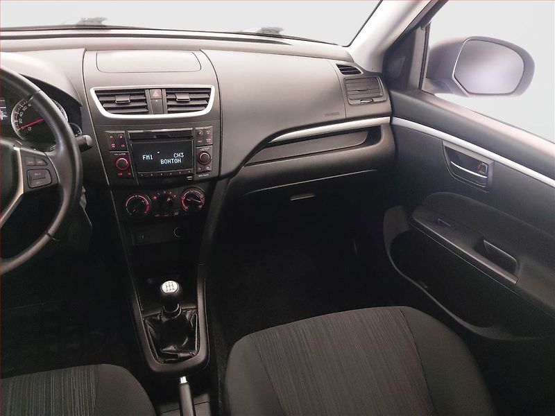 Suzuki Swift (2015) 1.2 - fotka 8 z 14