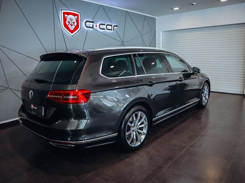 Volkswagen Passat 2.0TDI DSG R-Line 140kW 4M - fotka 5 z 27