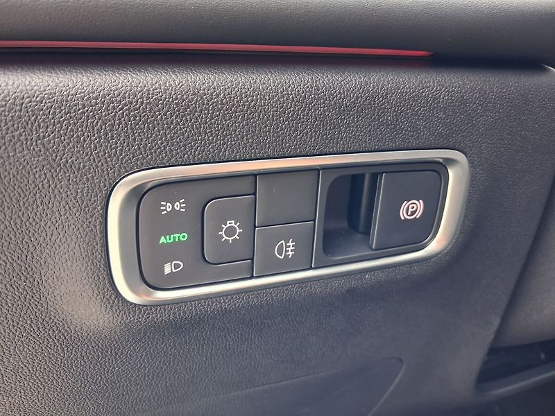 Omoda 7 (2026) Premium 1.6 tGDI ICE AWD - fotka 14 z 31