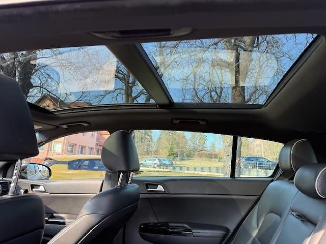 Kia Sportage 2.0 CRDi 4x4  - fotka 7 z 11