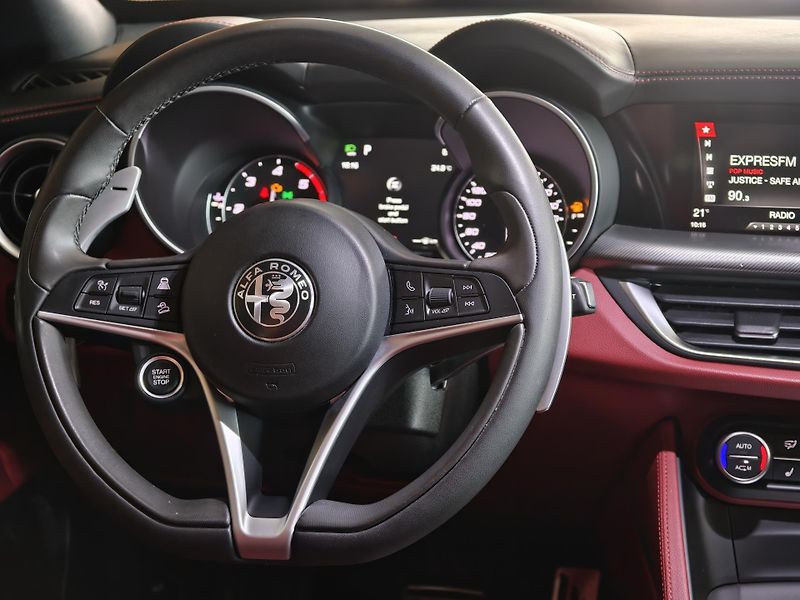 Alfa Romeo Stelvio 2,2d 154kW Q4 - fotka 26 z 38