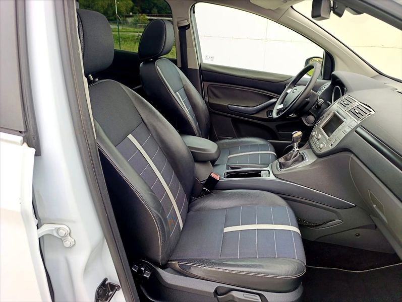 Ford Kuga 2,0 TDCi 4x4 NAVI KŮŽE KAMERA - fotka 22 z 25