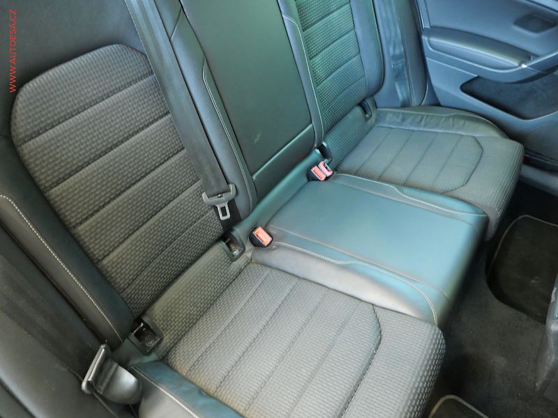 Volkswagen Golf (2016) 2.0 TDi, ČR, DSG, LED, navi - fotka 12 z 21