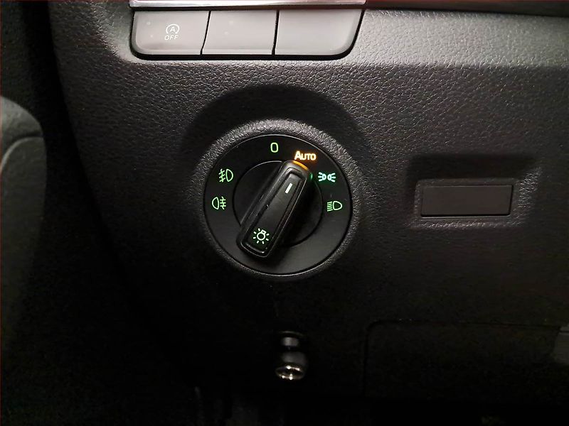 Škoda Fabia (2019) Ambition 1.0 TSI, Tempomat - fotka 16 z 22