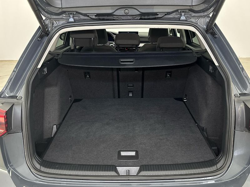 Volkswagen Golf Life DSG - fotka 10 z 29