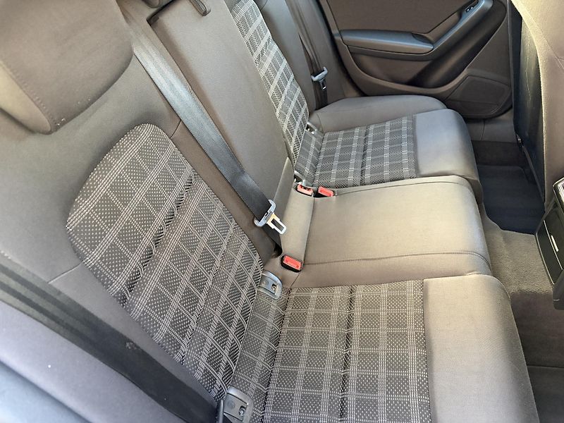 Audi A4 2,0 TDI, manual, nehavarovane - fotka 15 z 26