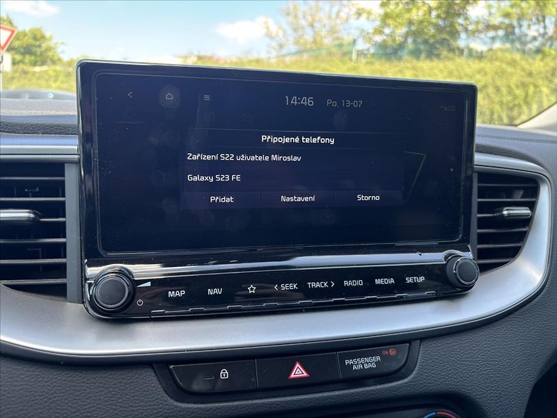 Kia Ceed 1,5 TGDi AT TOP ZÁRUKA ADAPTIV - fotka 25 z 40