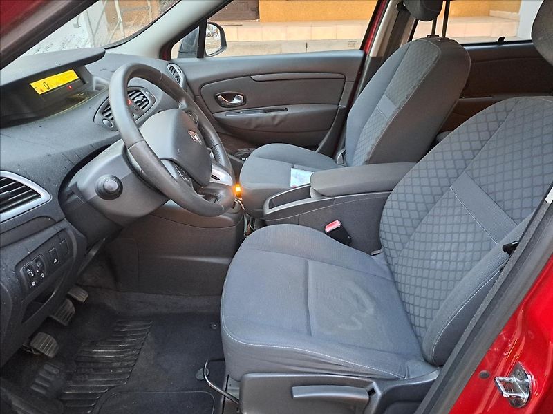 Renault Scénic 1,5 dCi - fotka 16 z 39