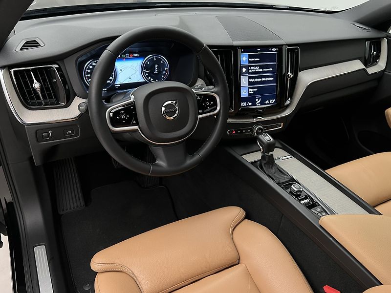 Volvo XC60 D4 AWD INSCRIPTION AUT CZ - fotka 4 z 42